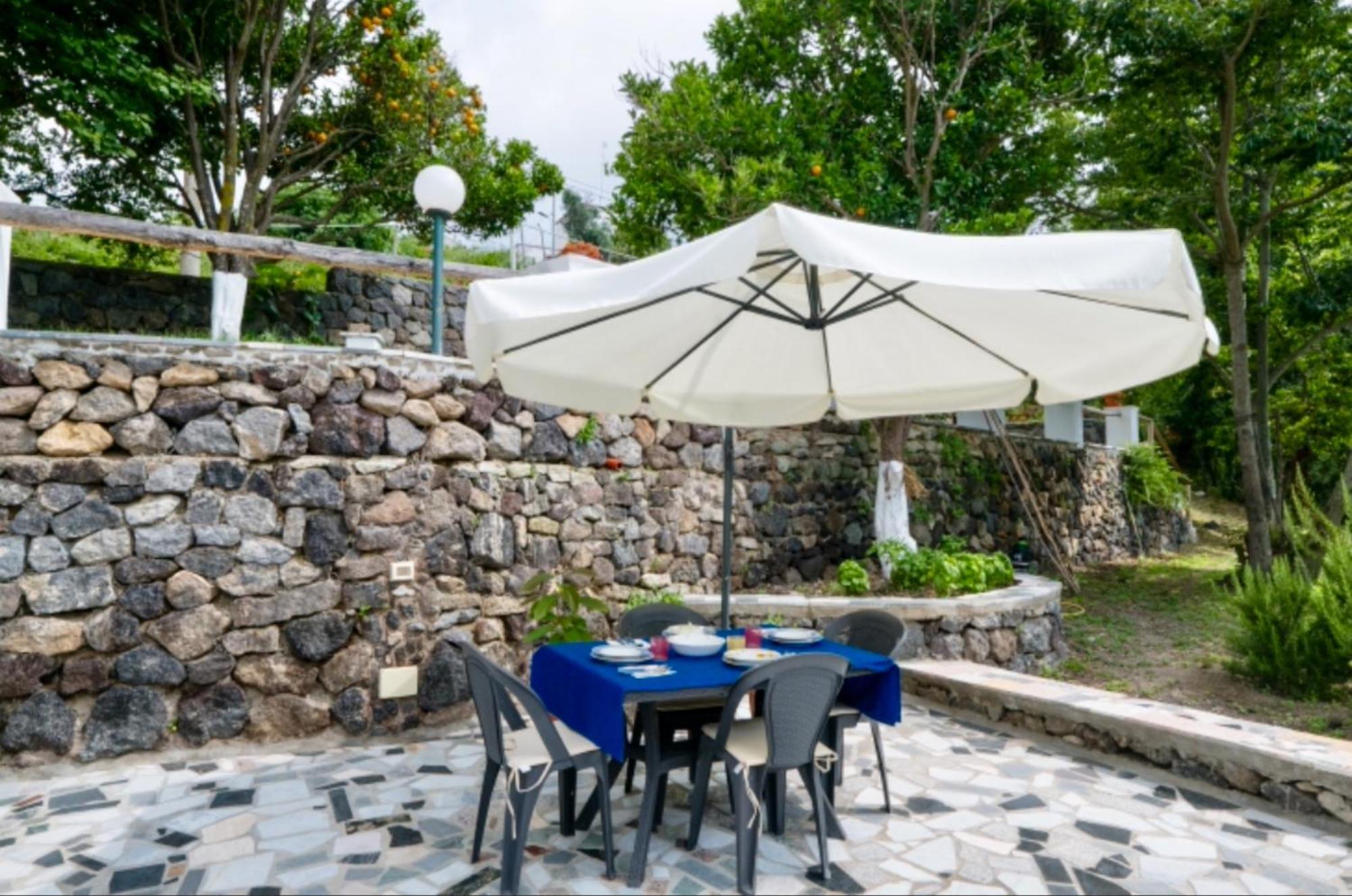 Villa Vincenzo Di Meglio Barano dʼIschia Værelse billede